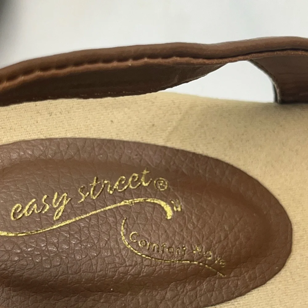 Easy Street Slingback Sandals Die Cut Leather Uppers 9 Kaley Tan‎ Brown New